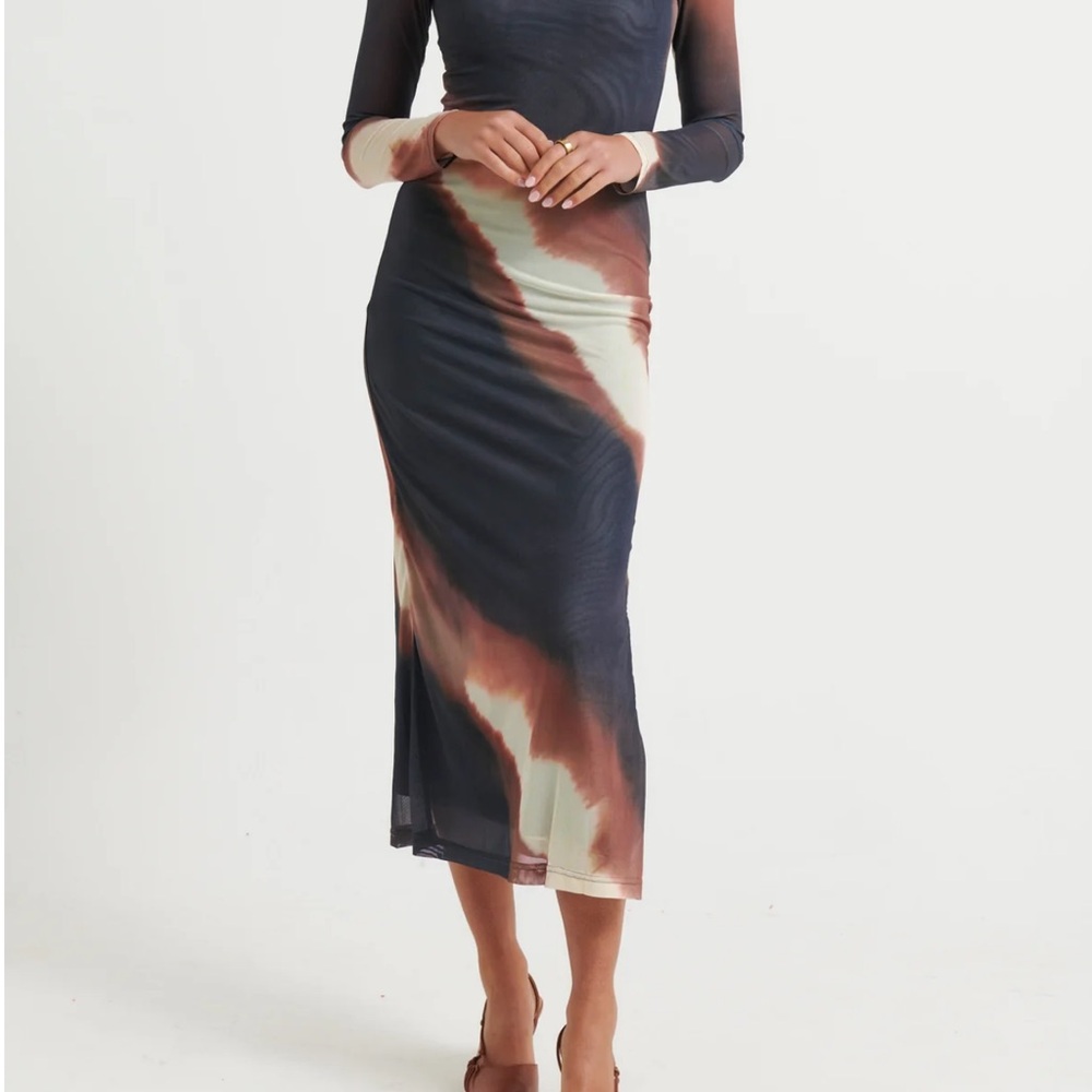 Elegant Tie-Dye Maxi Dress